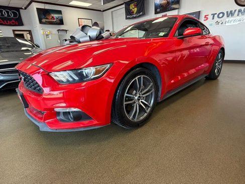 Used 2015 Ford Mustang Premium RWD image 4