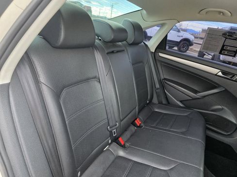 Used 2015 Volkswagen Passat TDI SE image 17