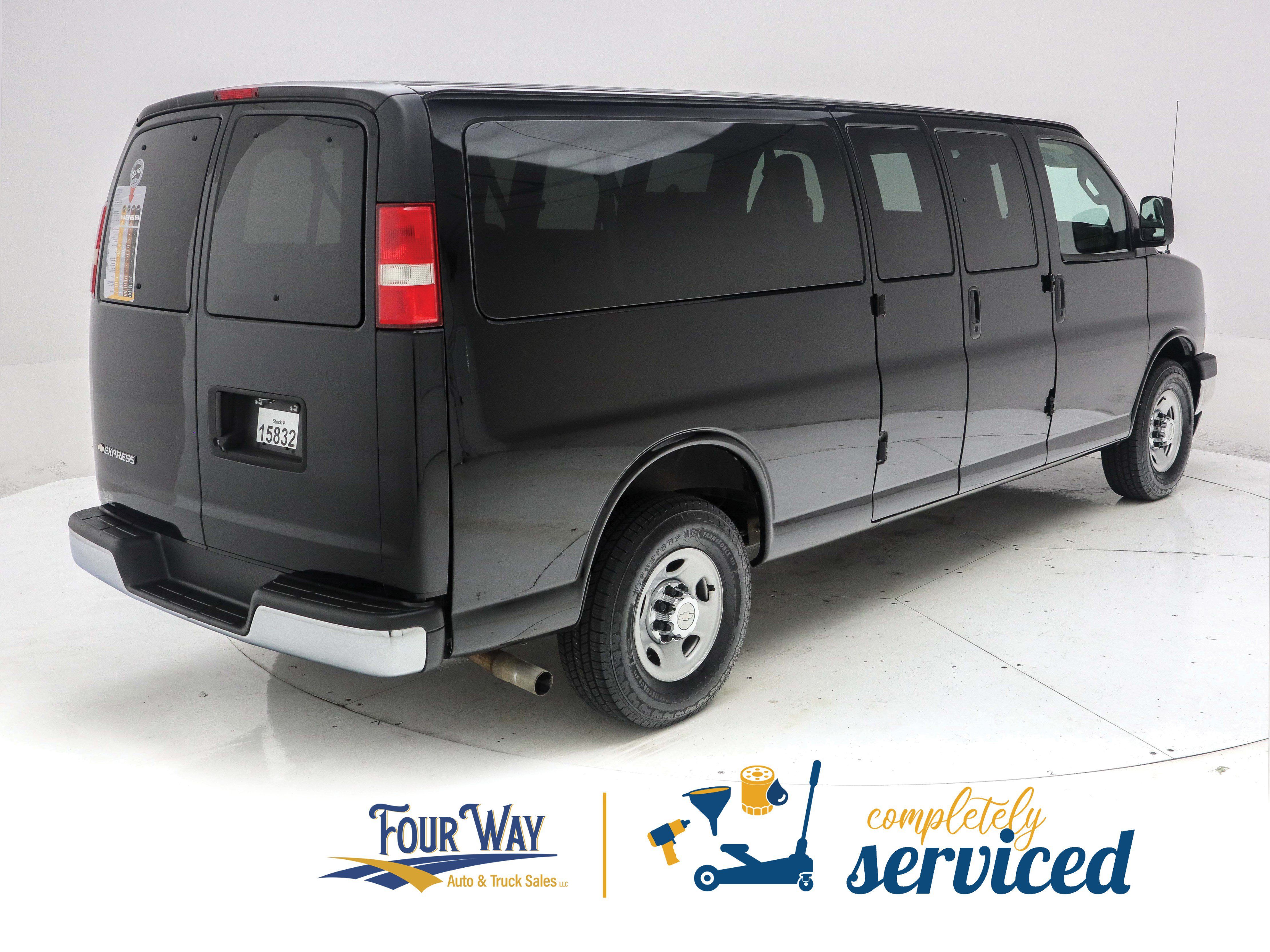 Used 2019 Chevrolet Express 3500 LT w/ LT Preferred Equipment Group RWD image 4