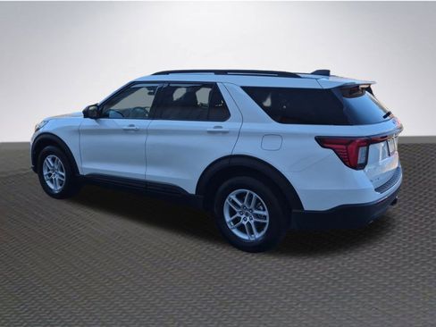New 2026 Ford Explorer Active image 5