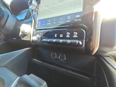 Used 2022 RAM 1500 Laramie image 21