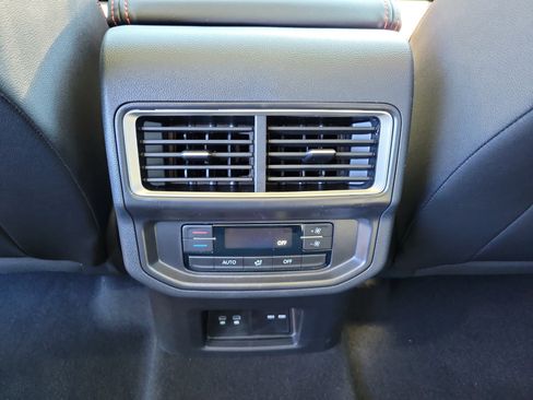 New 2026 Volkswagen Atlas Peak Edition image 16