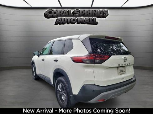 Used 2023 Nissan Rogue S FWD image 3