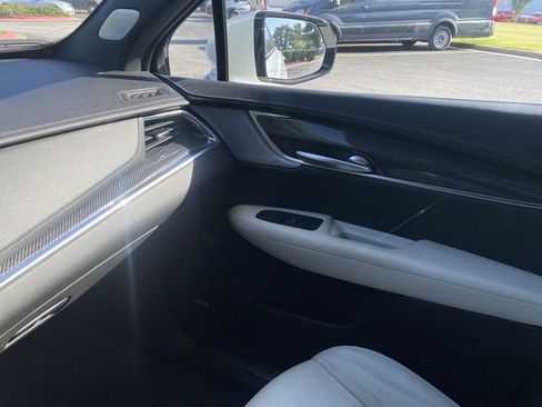 Used 2024 Cadillac XT5 Sportv w/ Technology Package AWD/4WD image 32
