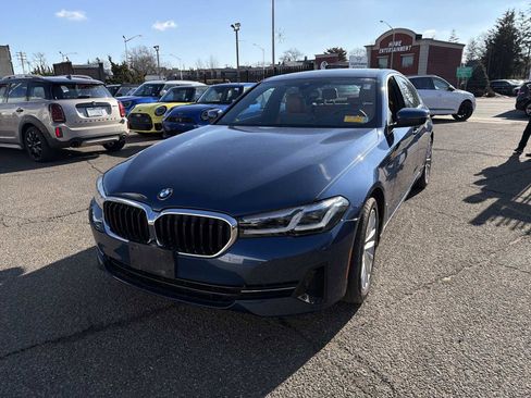 Used 2022 BMW 530i xDrive w/ Premium Package image 3