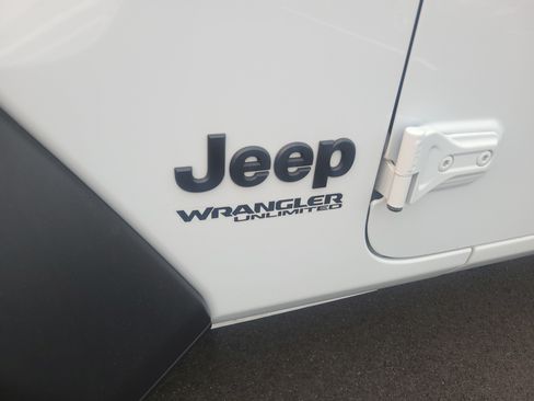 Used 2022 Jeep Wrangler Unlimited Sport AWD/4WD image 28