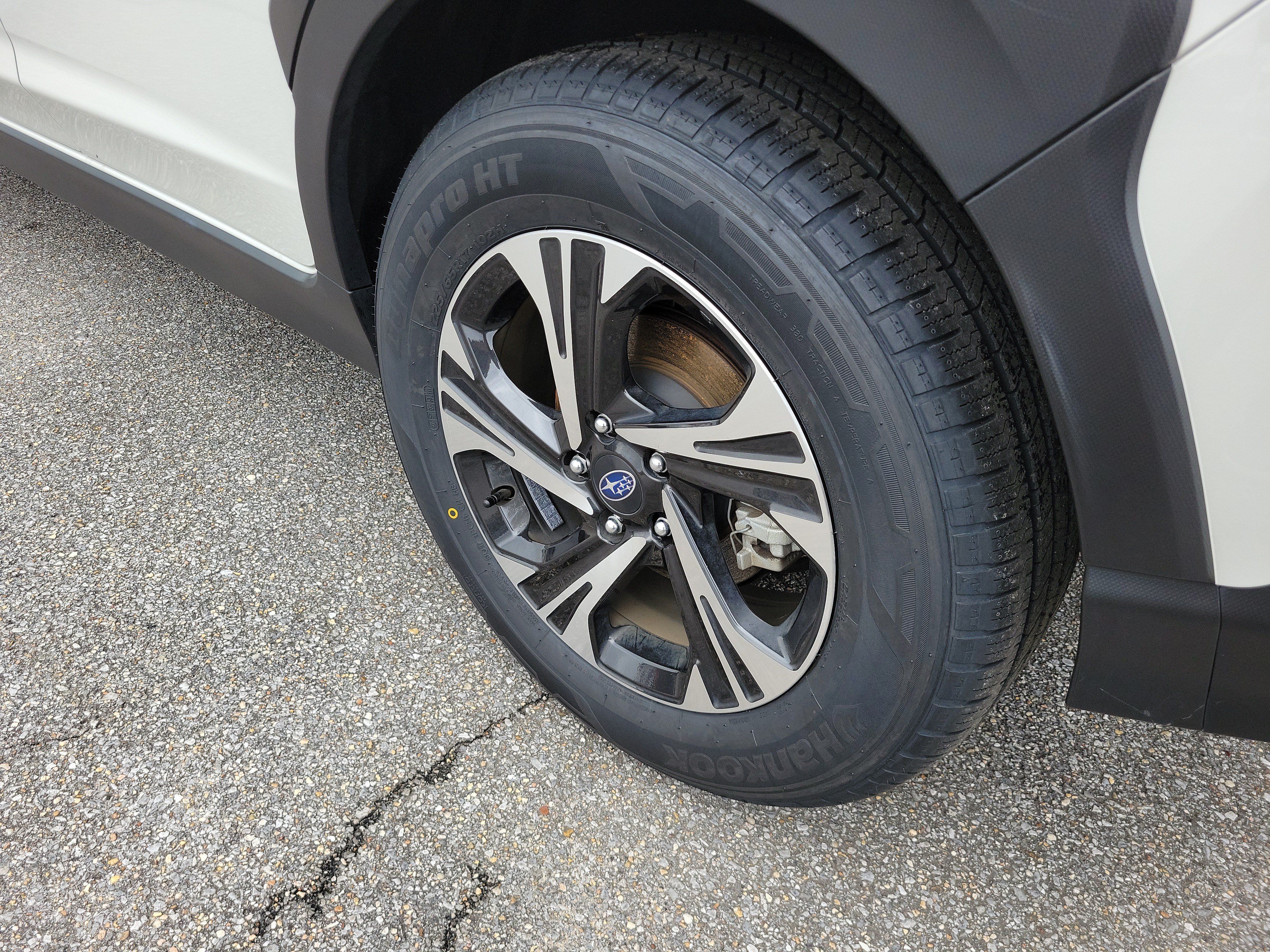 Used 2025 Subaru Crosstrek 2.5i Premium AWD/4WD image 26