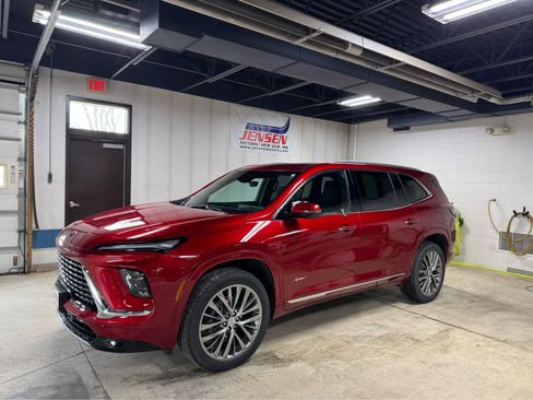 Certified 2025 Buick Enclave Avenir image 1