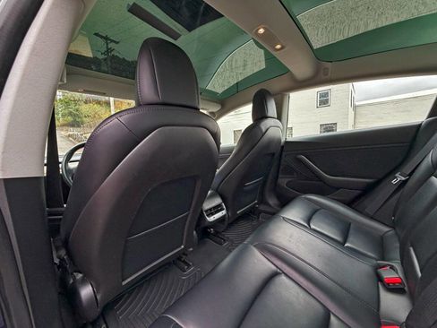 Used 2018 Tesla Model 3 Performance image 17