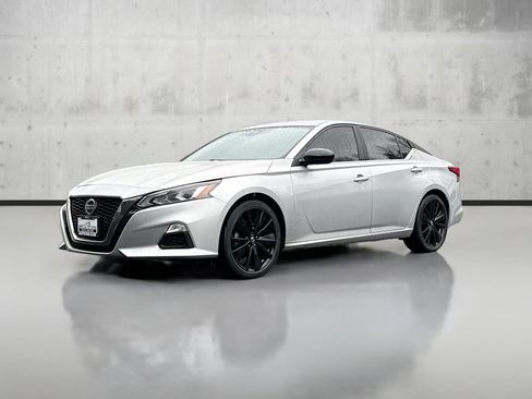 Used 2022 Nissan Altima 2.5 SR image 3