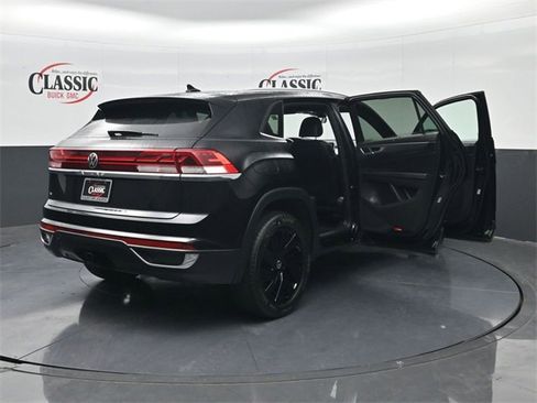 Used 2024 Volkswagen Atlas Cross Sport SE image 36