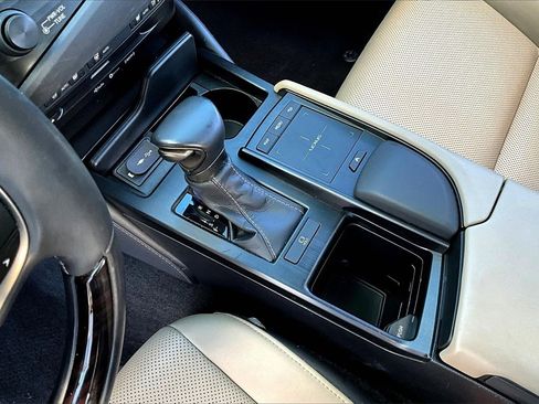 Used 2020 Lexus ES 350 w/ Premium Package image 18