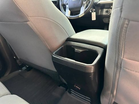 Used 2021 Toyota Tacoma SR5 AWD/4WD image 31