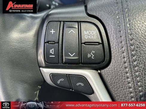 Used 2020 Toyota Sienna Limited Premium image 24