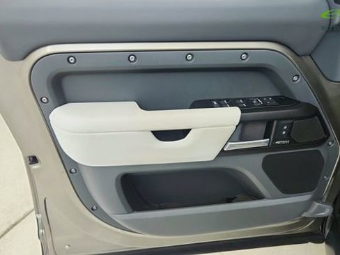 Used 2025 Land Rover Defender 110 X image 34