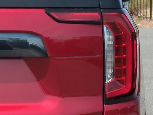 Used 2023 GMC Yukon XL Denali Ultimate AWD/4WD image 48