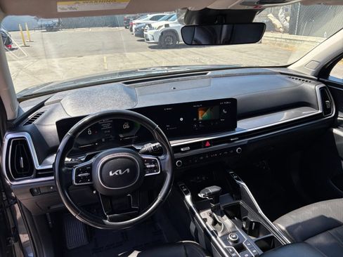 Used 2024 Kia Sorento S FWD image 35