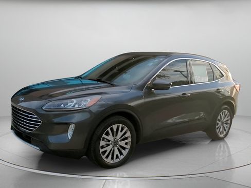 Certified 2020 Ford Escape Titanium w/ Titanium Premium Package 2.0 AWD/4WD image 13
