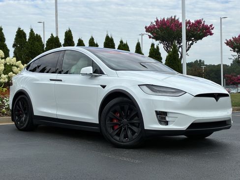 Used 2020 Tesla Model X Long Range AWD/4WD image 2