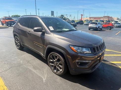 Used 2021 Jeep Compass Latitude FWD image 6