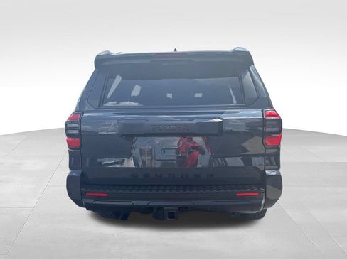 Used 2025 Toyota 4Runner SR5 AWD/4WD image 4