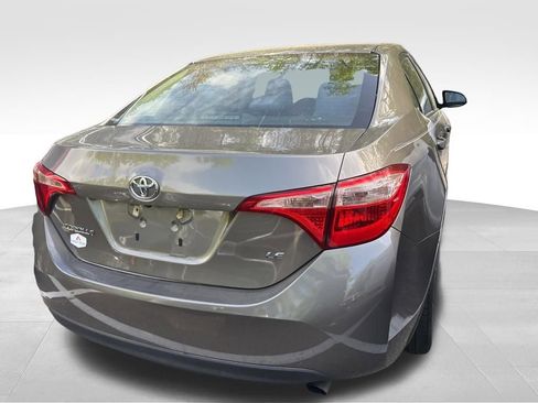 Used 2018 Toyota Corolla LE image 11