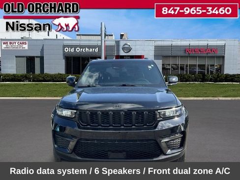 Used 2023 Jeep Grand Cherokee Altitude AWD/4WD image 2