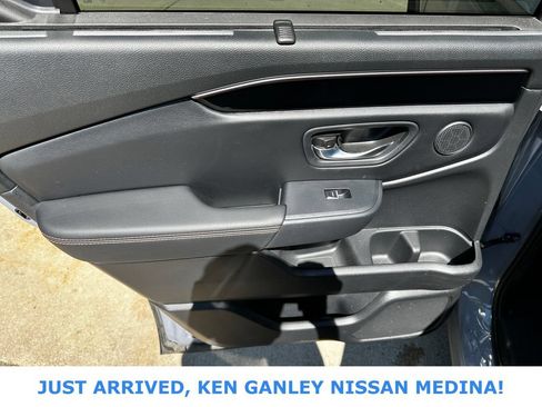 Used 2023 Honda Pilot TrailSport image 17