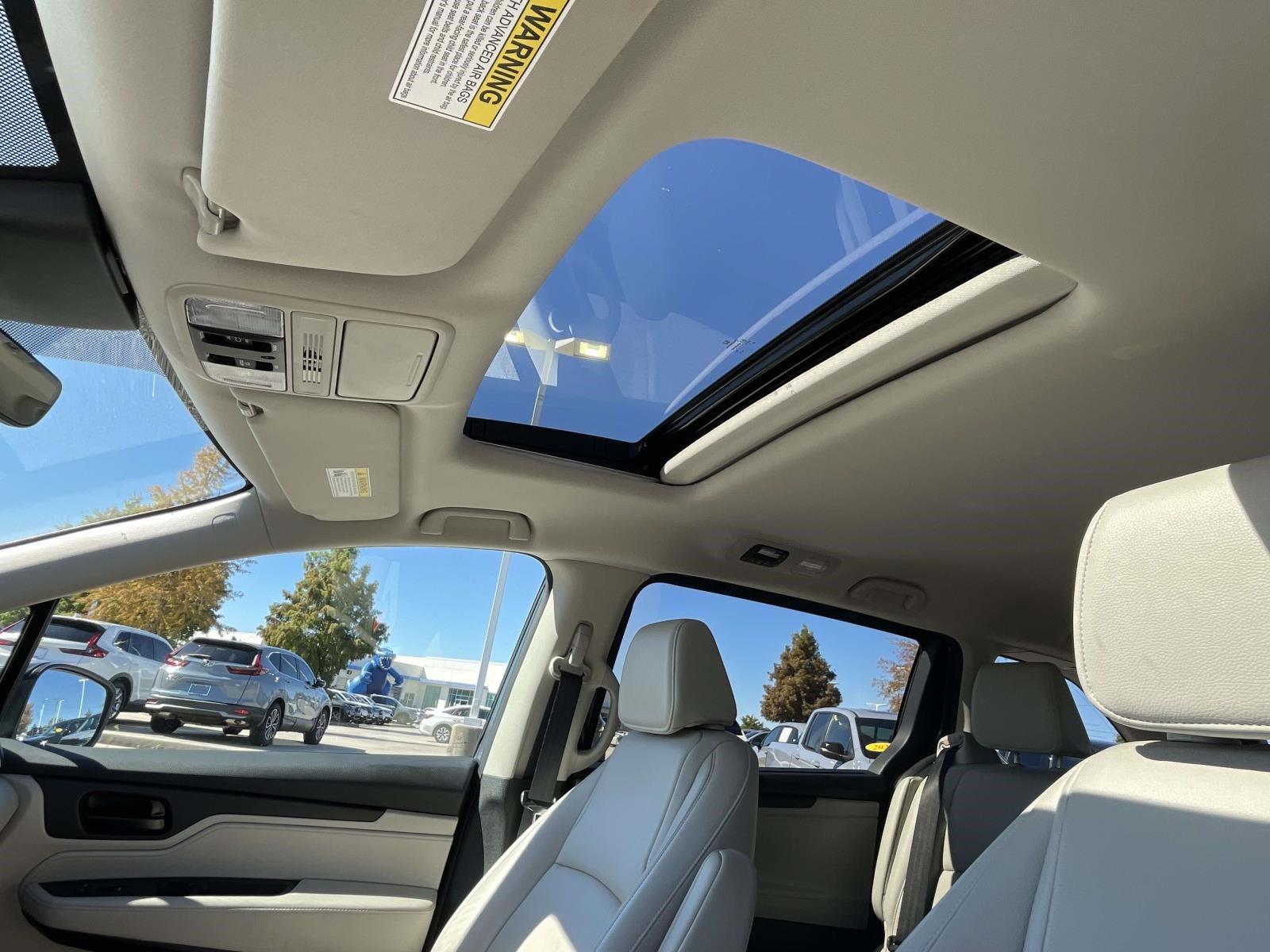 Used 2025 Honda Odyssey EX-L image 16