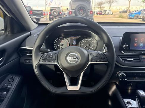 Used 2022 Nissan Altima 2.5 S image 18