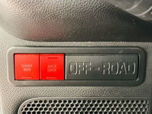 Used 2017 Jeep Wrangler Unlimited Rubicon image 10