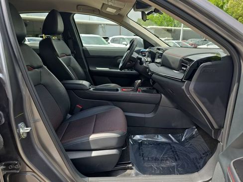 Used 2025 Nissan Kicks SR FWD image 40