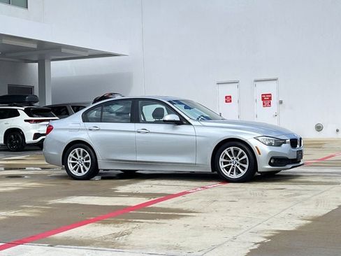Used 2017 BMW 320i xDrive Sedan image 6