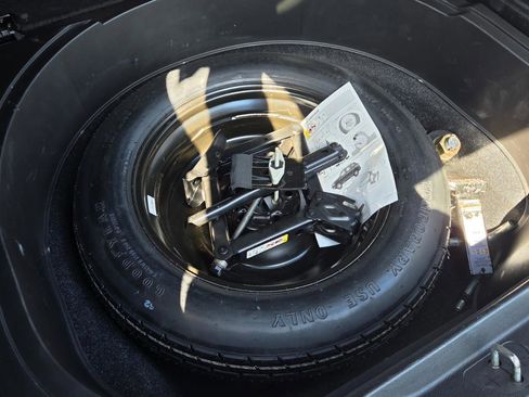 Used 2017 Jeep Cherokee Latitude w/ Safety/Convenience Group image 48