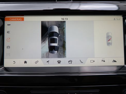 Used 2018 Land Rover Discovery HSE image 19