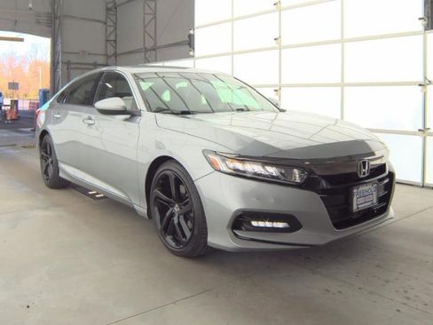 Used 2019 Honda Accord Sport image 4