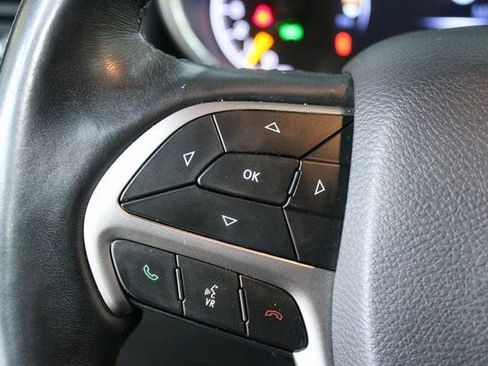 Used 2019 Jeep Grand Cherokee Limited image 15