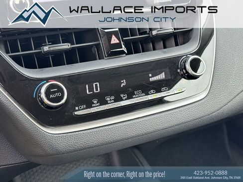 Used 2021 Toyota Corolla LE FWD image 23