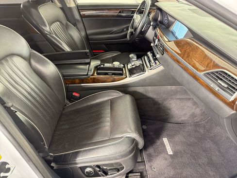 Used 2018 Genesis G90 3.3T Premium RWD image 30