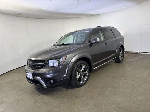Used 2015 Dodge Journey Crossroad w/ Flexible Seating Group image 2