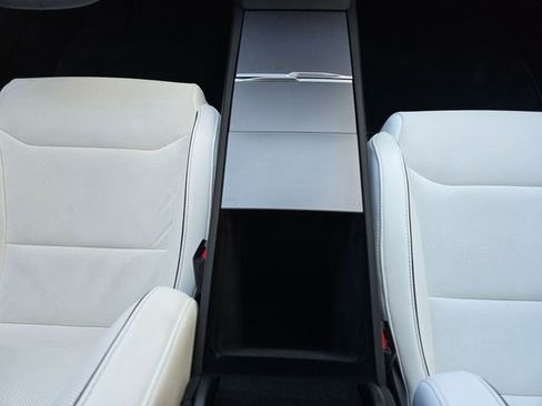 Used 2024 Tesla Model 3 Performance image 26