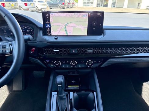 Used 2024 Honda Accord Touring image 19