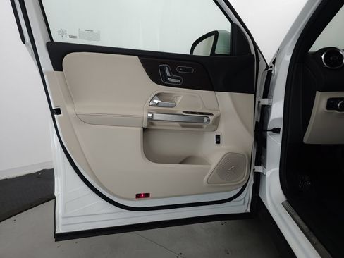 Certified 2026 Mercedes-Benz GLB 250 4MATIC image 5
