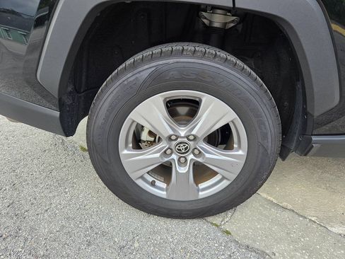Used 2025 Toyota RAV4 XLE FWD image 14