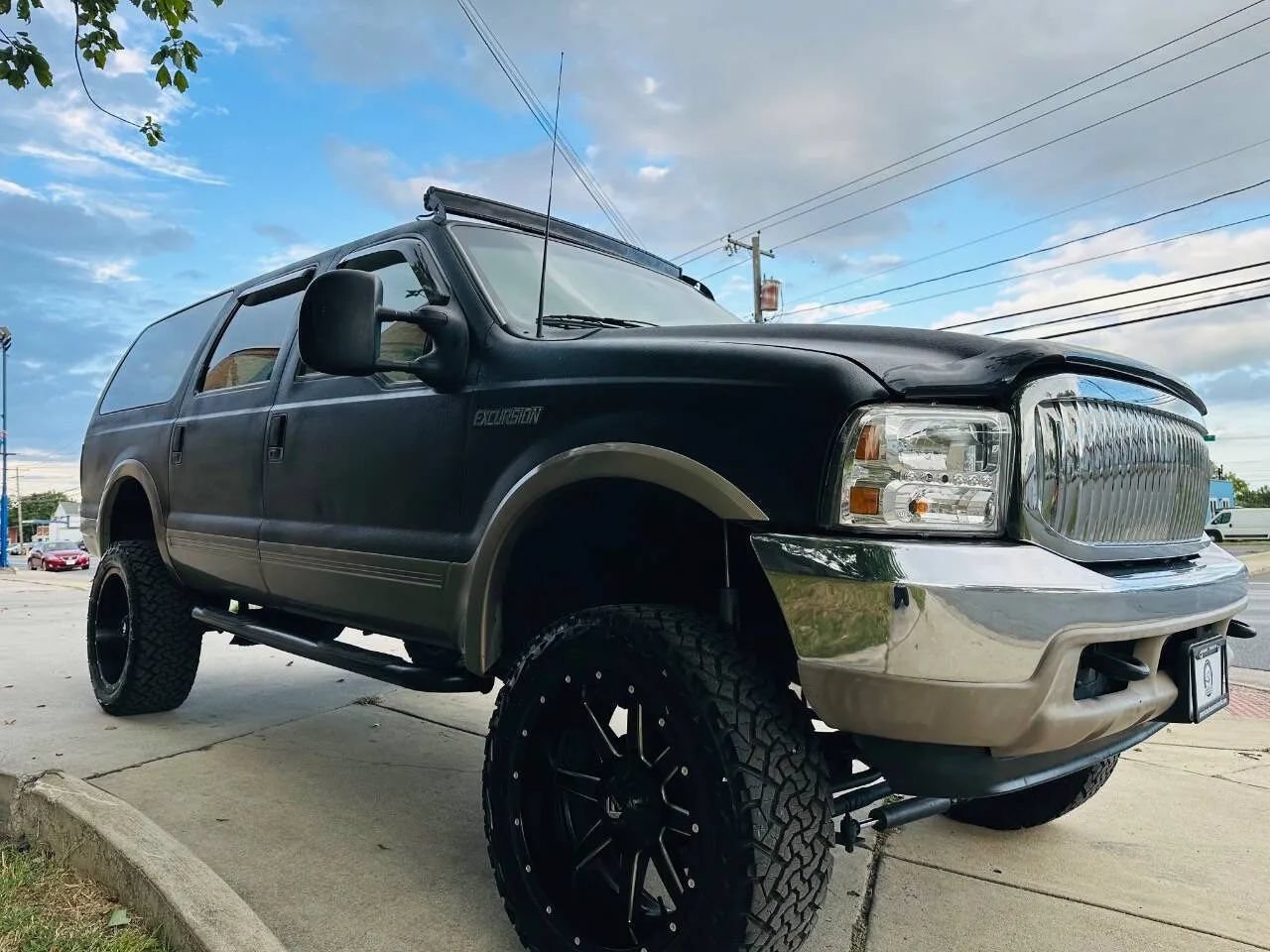 Used 2000 Ford Excursion Limited AWD/4WD image 5