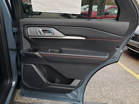 New 2026 Ford Explorer ST-Line w/ ST-Line Street Pack image 17