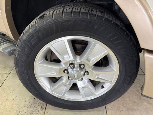 Used 2013 Ford F150 Lariat w/ Mid Equipment Group AWD/4WD image 4