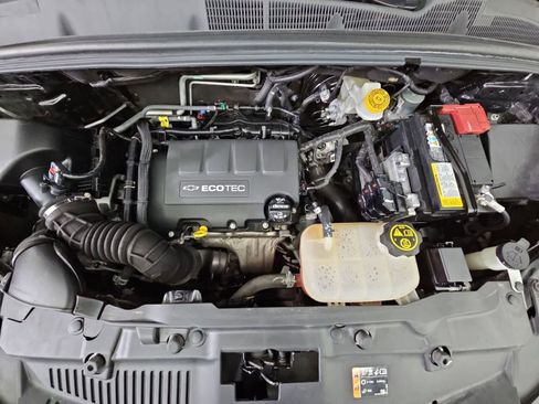 Used 2020 Chevrolet Trax LT w/ Sun & Sound Package image 13