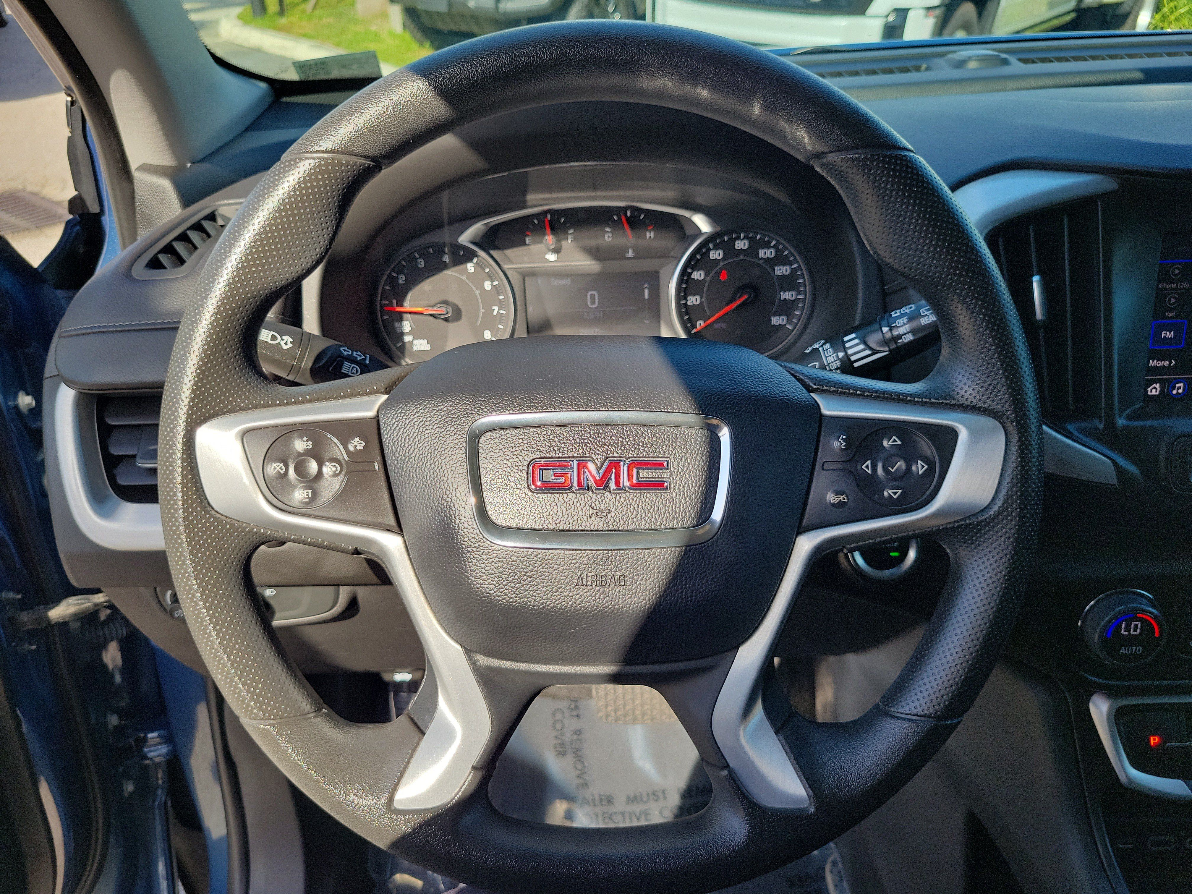 Used 2024 GMC Terrain SLE w/ Driver Convenience Package FWD image 15