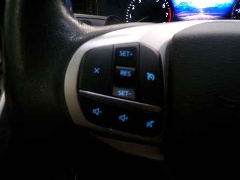 Used 2020 Ford Explorer XLT w/ Equipment Group 202A image 21